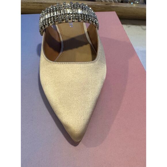 Lisa Vicky MOVE-V Champagne Satin Flats – Rhinestone Strap – Size 7M - Picture 8 of 13